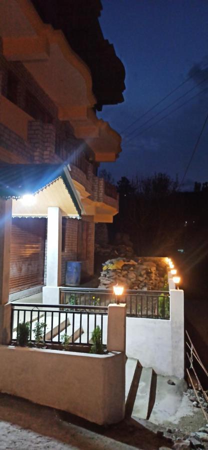Hotel Royal Galaxy Tirthan Banjar Exterior photo
