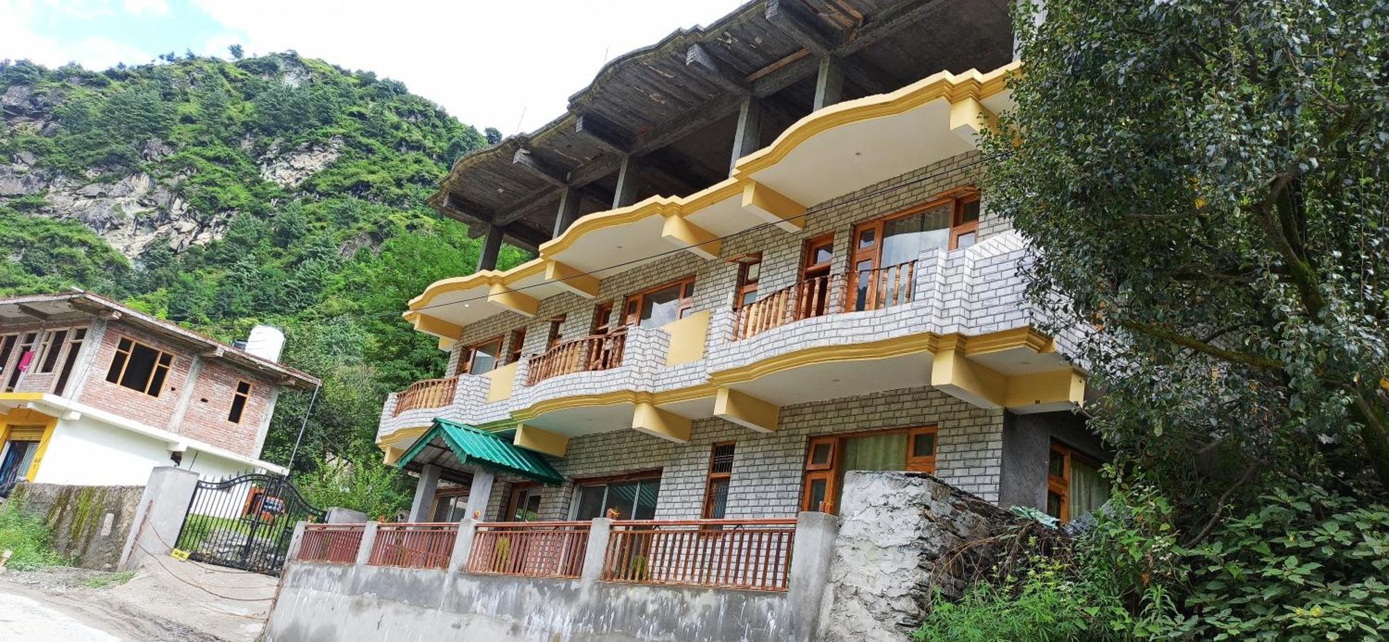Hotel Royal Galaxy Tirthan Banjar Exterior photo