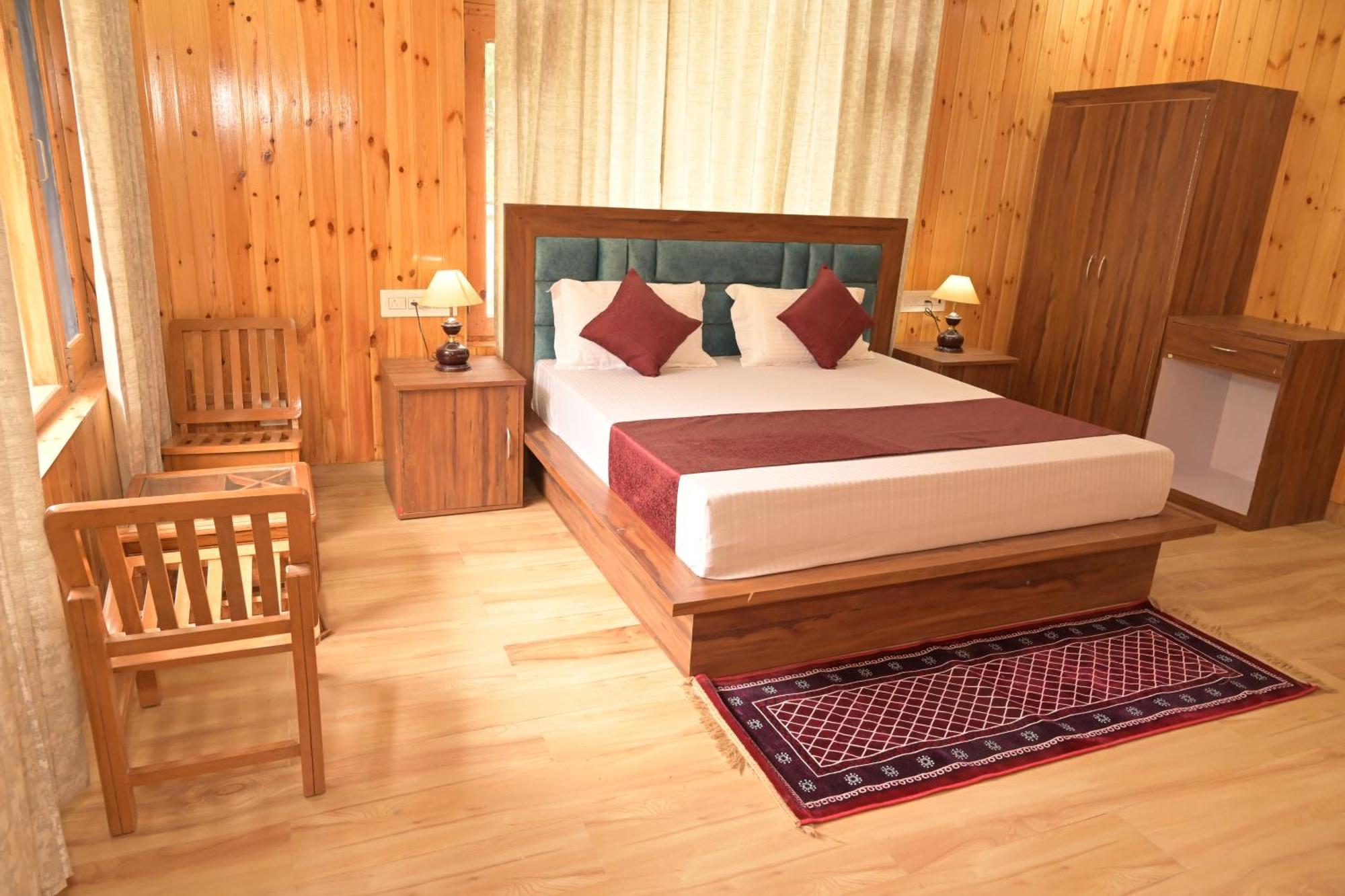 Hotel Royal Galaxy Tirthan Banjar Exterior photo