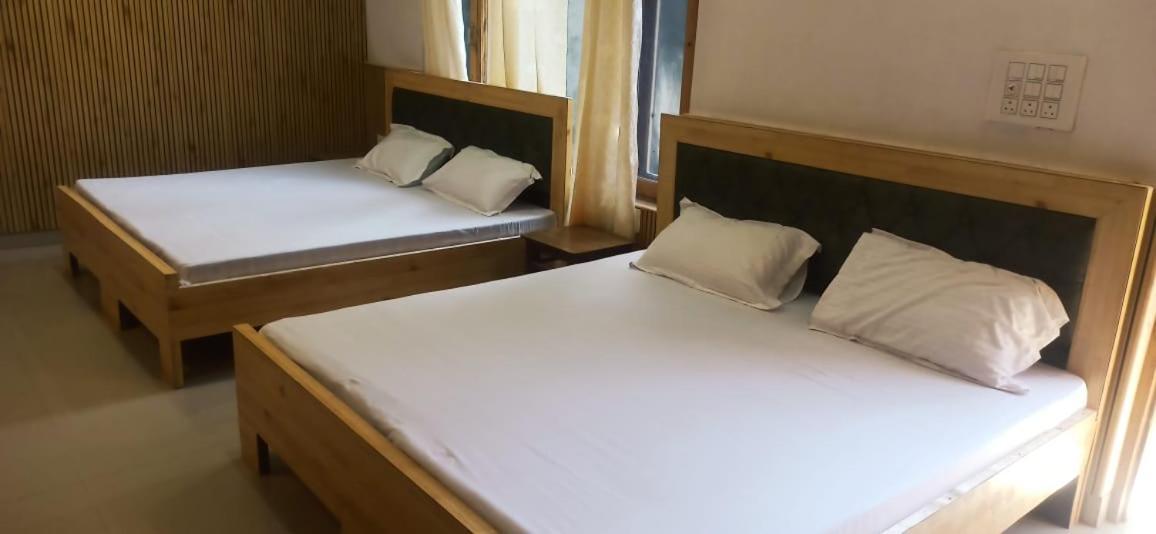 Hotel Royal Galaxy Tirthan Banjar Exterior photo